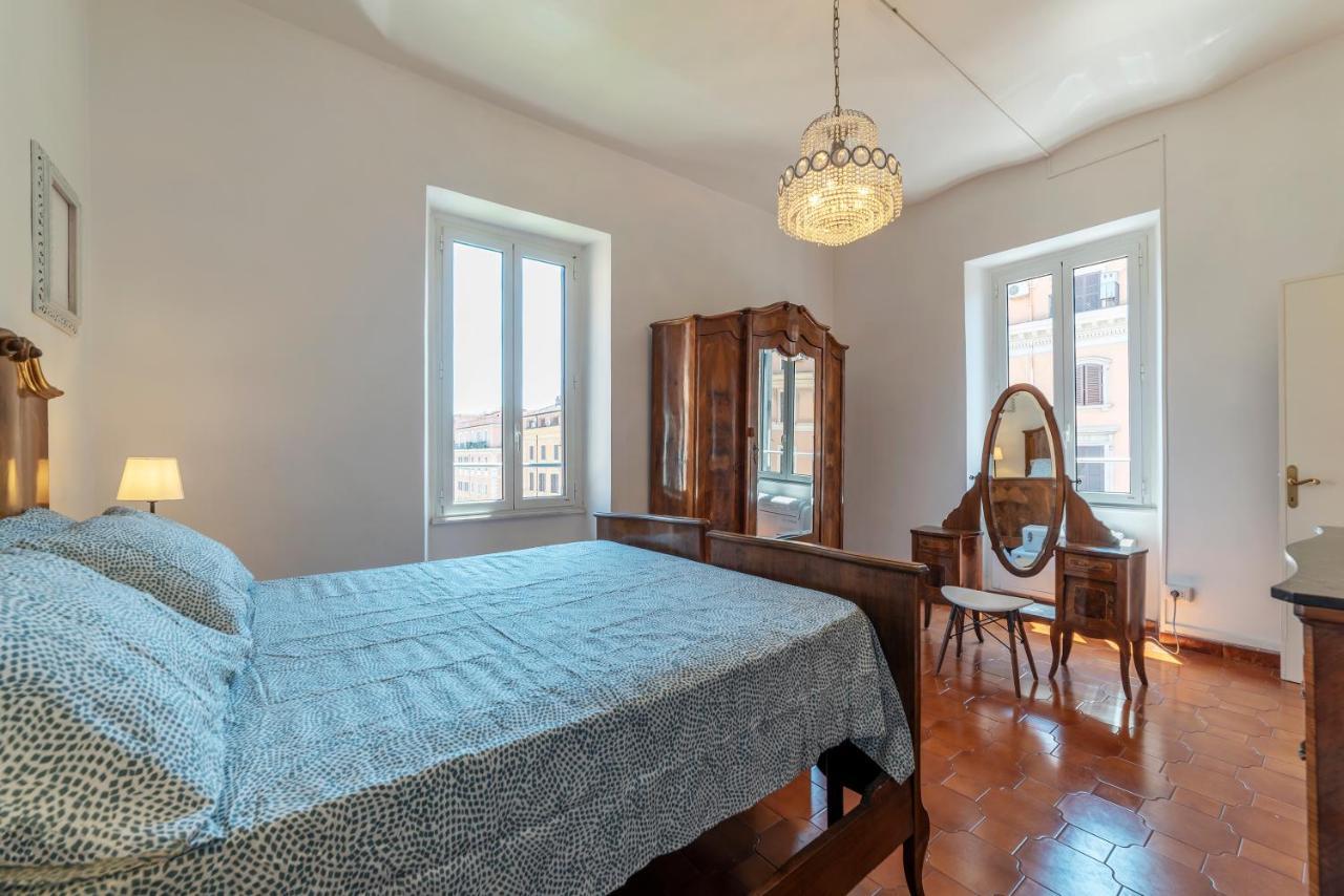 Apartamento Santa Maria Maggiore Roomy And Bright Flat